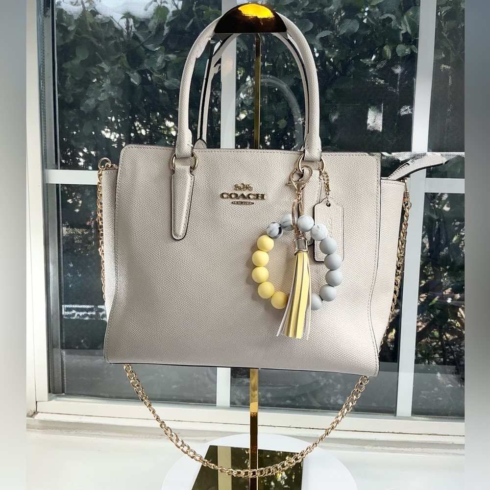 Coach Charlie Carryall Large Pebbled Leather Tote – Chalk | Includes Charm